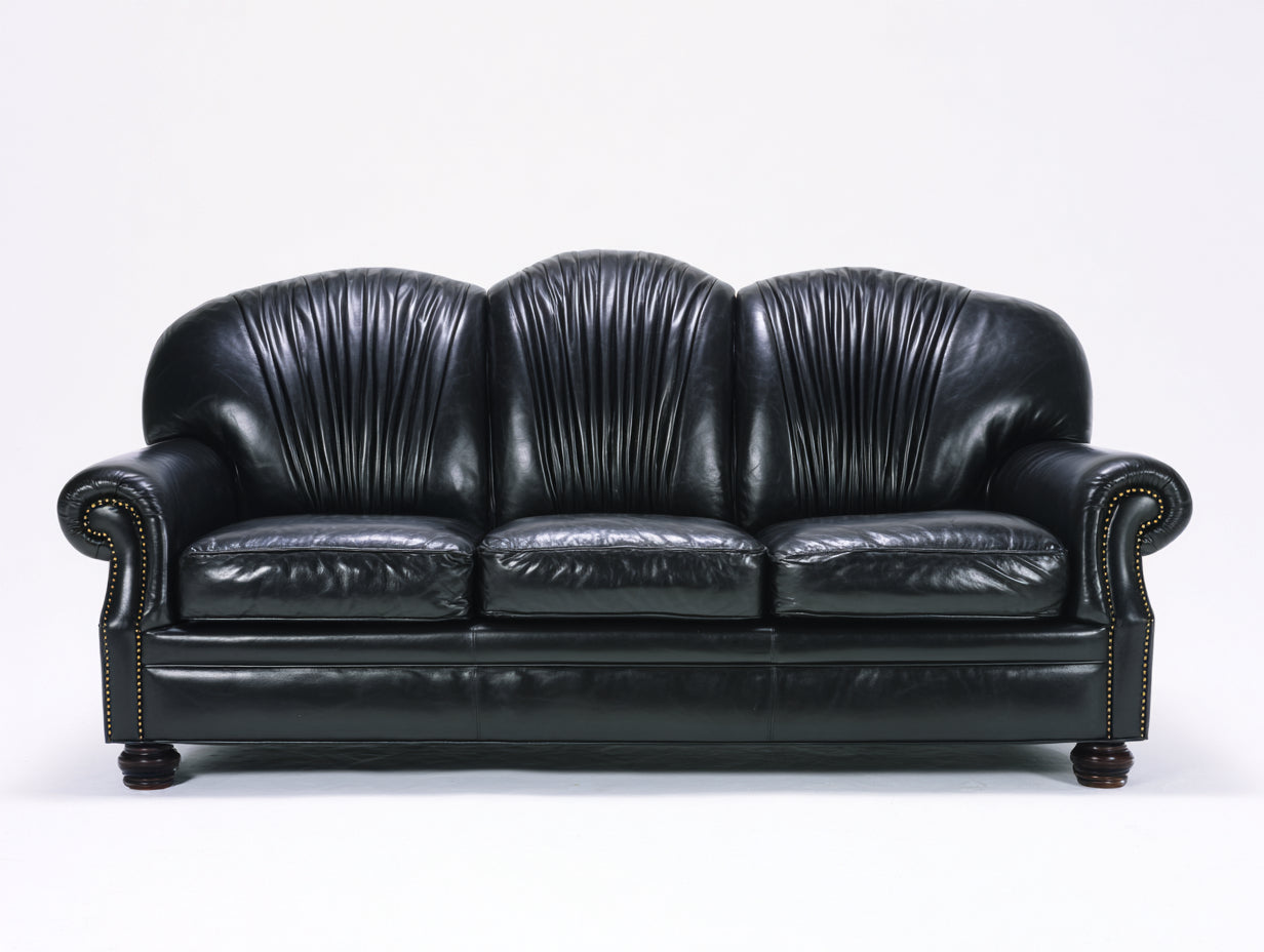 Divano a 3 posti - Pelle - 228x98x94 cm - Nero-Marrone - Stile classico con finitura a borchie